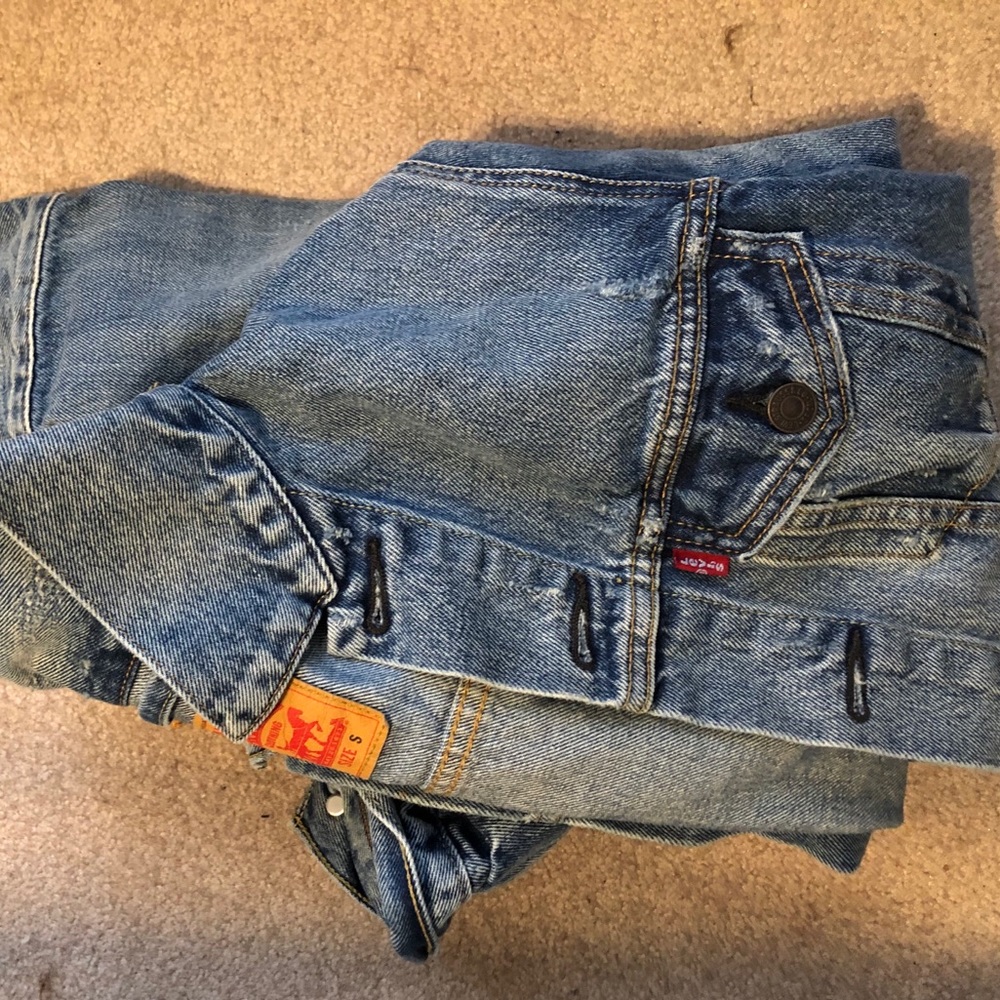 Levi’s Jean jacket! - Picture 4 of 4